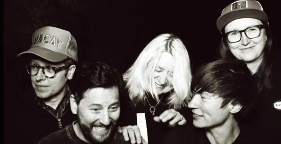 Tickets TEAM DRESH, Support: Shirley Holmes in Berlin
